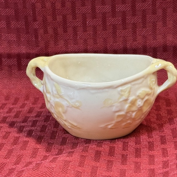 Belleek Vintage Parian China Ivy Yellow Sugar Bowl Gold Mark 1980-1992 - Picture 3 of 5